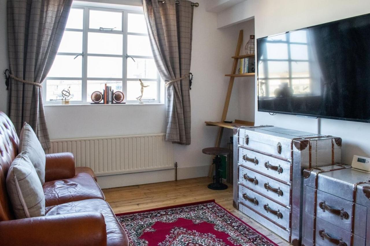 Beautifully Decorated Contemporary 2 Bedroom Flat London Exterior photo